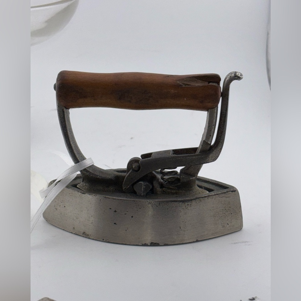 Myers Patent Double Point Miniature Lace Iron​​ - Picture 8 of 8